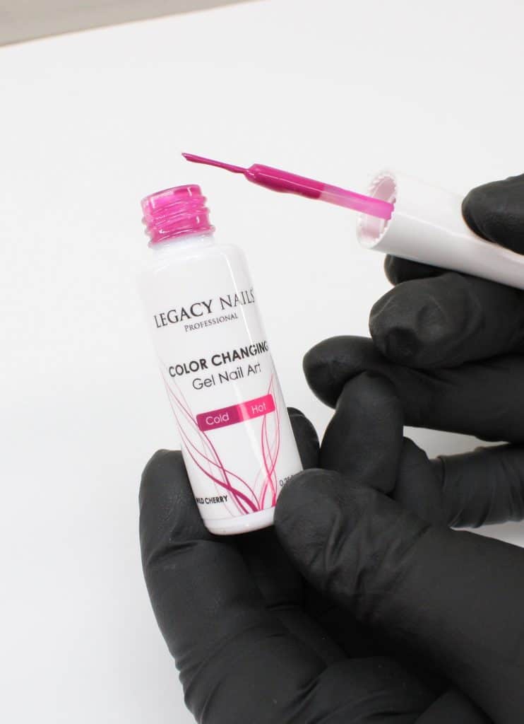 Explorando la Magia de los Delineadores de Gel que Cambian de Color de LEGACY NAILS 5 IMG 1065