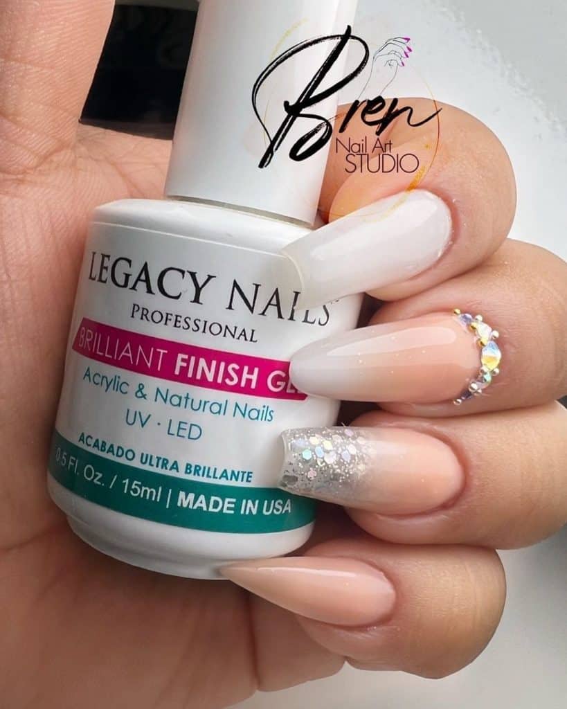 Deslumbra con Estilo: El Arte de la Aplicación del Brilliant Finish de Legacy Nails 3 288455513 176648161447109 3568268613913622806 n