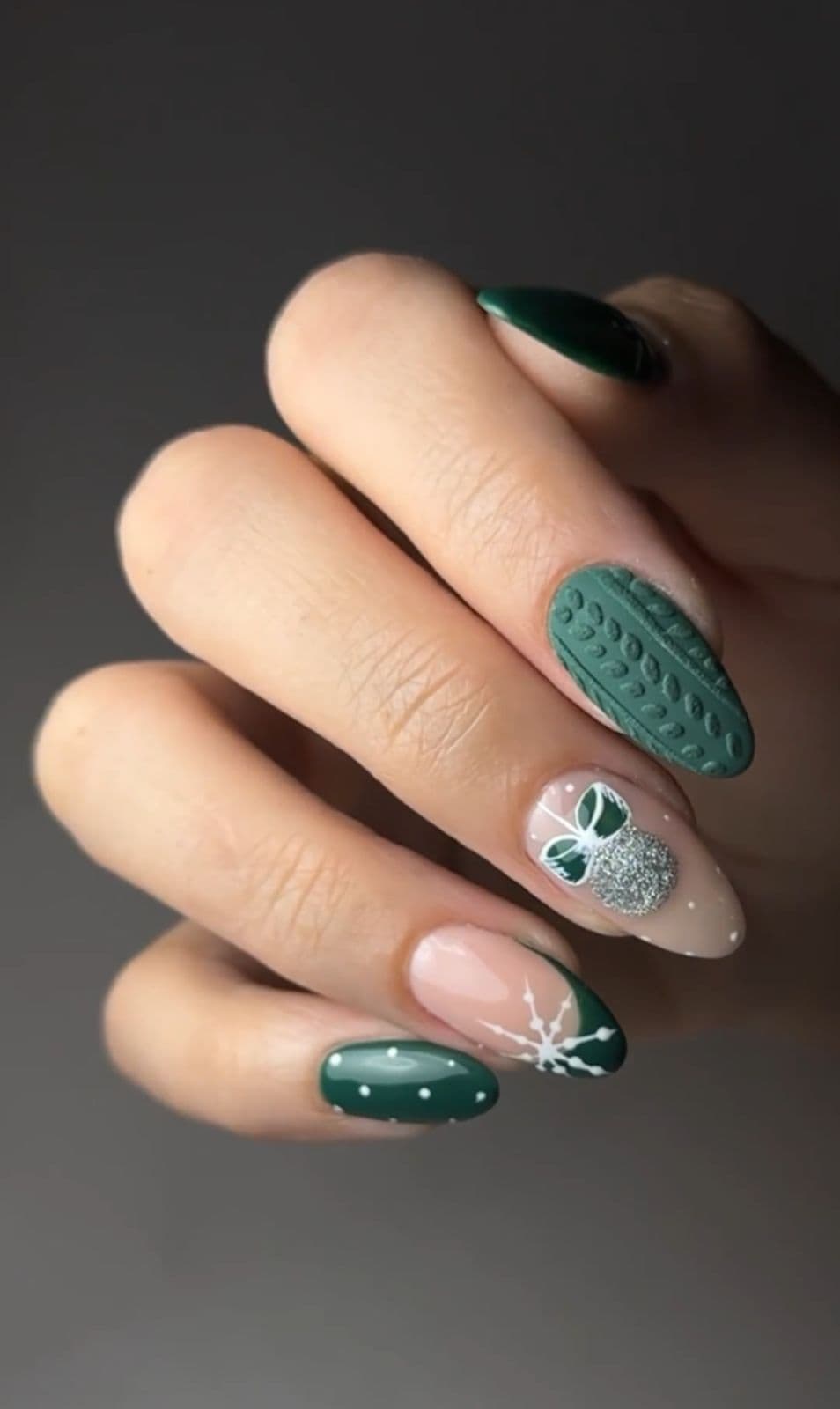 Explore the Nail Art World: Brilliant Finish vs. Velvet Matte Gel