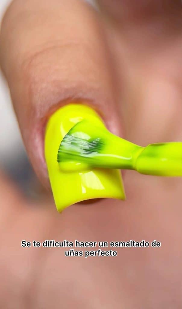 ¿Por qué se te dificulta lograr un esmaltado perfecto? 3 photo 2024 03 11 14 13 15 1